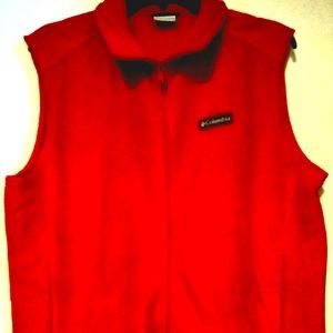 Columbia zip up vest in red size XL